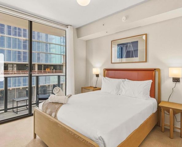 11 NE 6th St 1506, Miami, FL 33132
