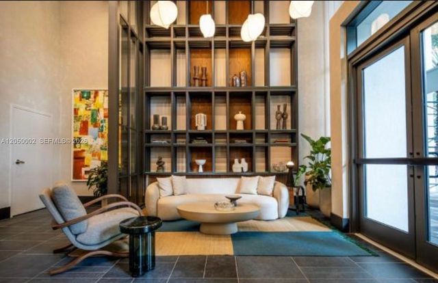 11 NE 6th St 1506, Miami, FL 33132