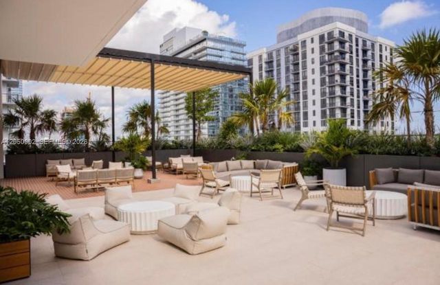 11 NE 6th St 1506, Miami, FL 33132