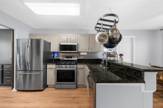 503 E Lake Court, Woodstock, GA 30188