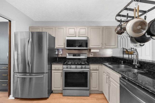 503 E Lake Court, Woodstock, GA 30188