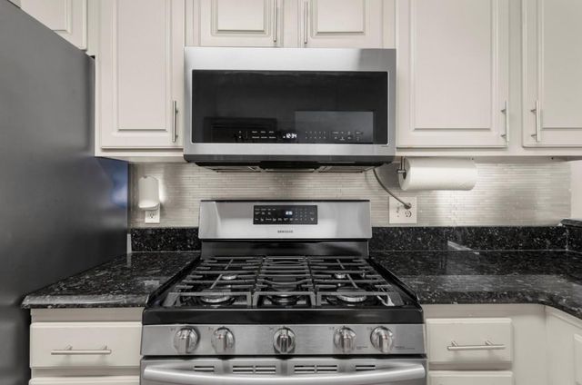 503 E Lake Court, Woodstock, GA 30188