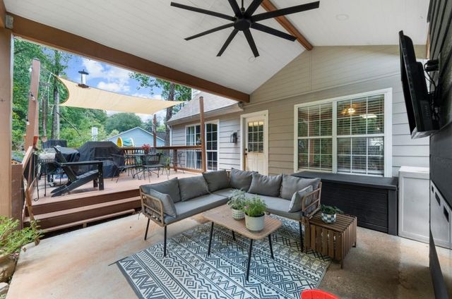 503 E Lake Court, Woodstock, GA 30188
