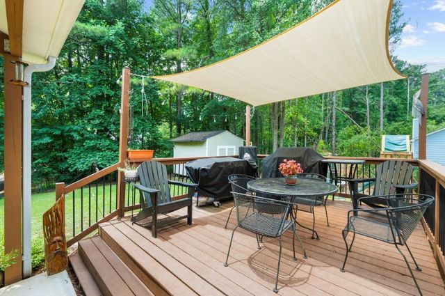 503 E Lake Court, Woodstock, GA 30188
