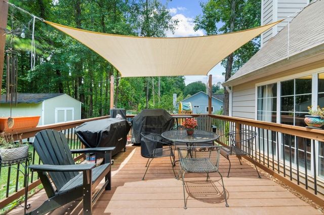 503 E Lake Court, Woodstock, GA 30188