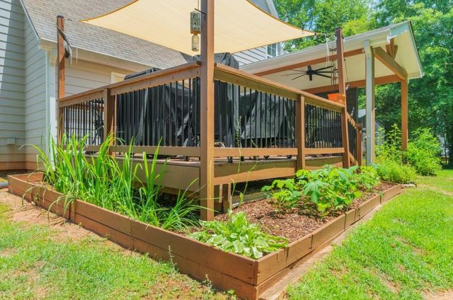 503 E Lake Court, Woodstock, GA 30188
