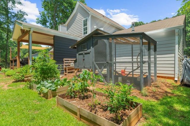 503 E Lake Court, Woodstock, GA 30188