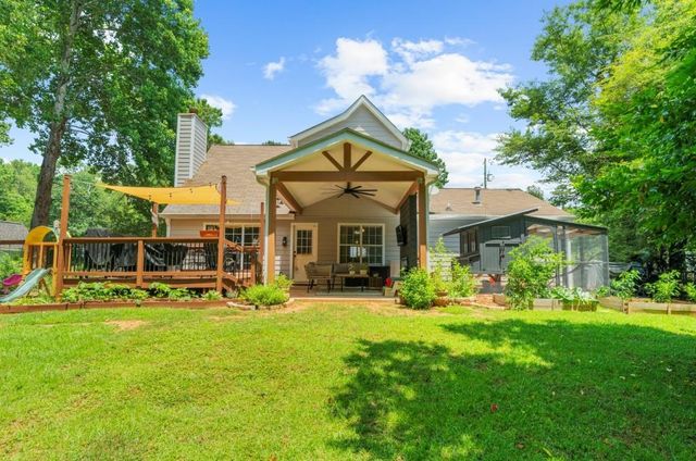 503 E Lake Court, Woodstock, GA 30188