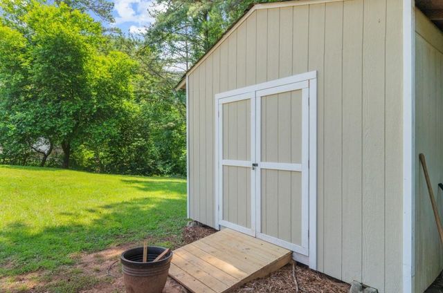 503 E Lake Court, Woodstock, GA 30188