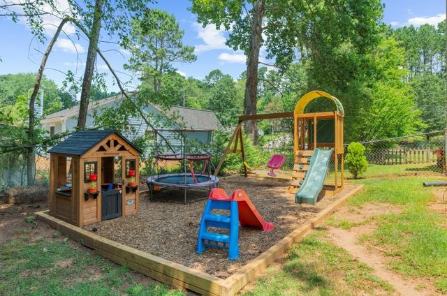 503 E Lake Court, Woodstock, GA 30188