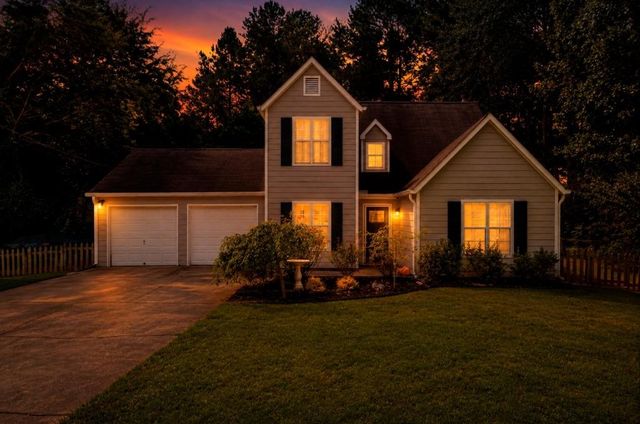 503 E Lake Court, Woodstock, GA 30188