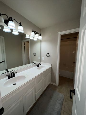 5 Parkway Court, Trophy Club, TX 76262