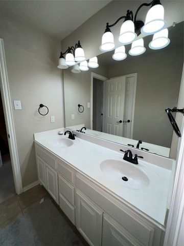 5 Parkway Court, Trophy Club, TX 76262