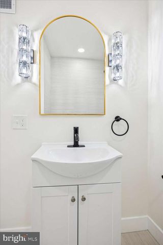 925 UNION AVE, Pennsauken, NJ 08110