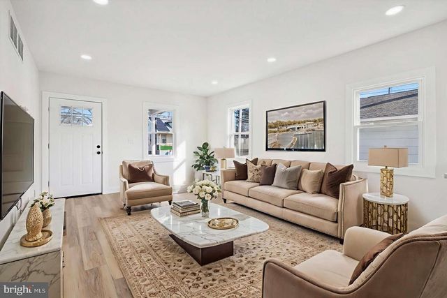 925 UNION AVE, Pennsauken, NJ 08110