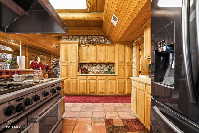 1100 S VINTON Road, Anthony, TX 79821