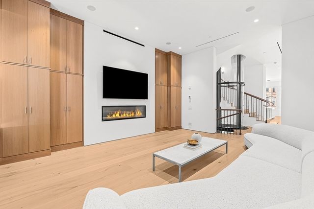 126 Marlborough Street, Boston, MA 02116