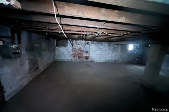 225 Farrand Park, Highland Park, MI 48203