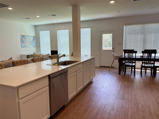 2031 Iris Hills Lane, Crosby, TX 77532