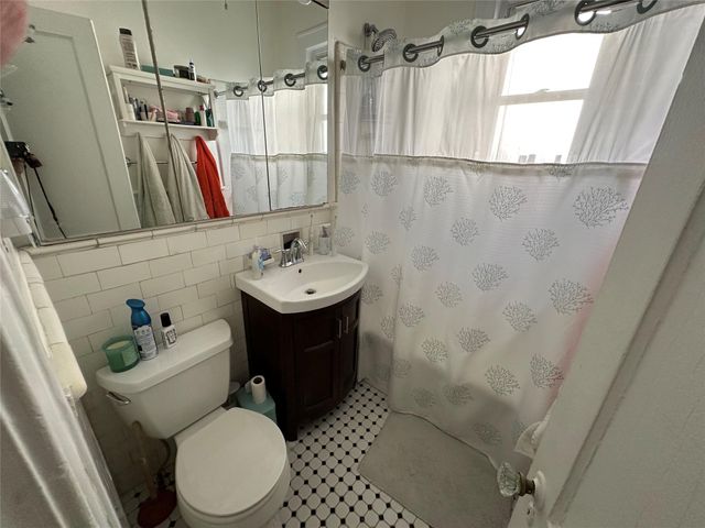 523 W Beech Street 1st Fl, Long Beach, NY 11561