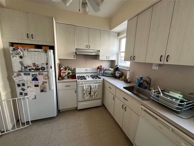 523 W Beech Street 1st Fl, Long Beach, NY 11561