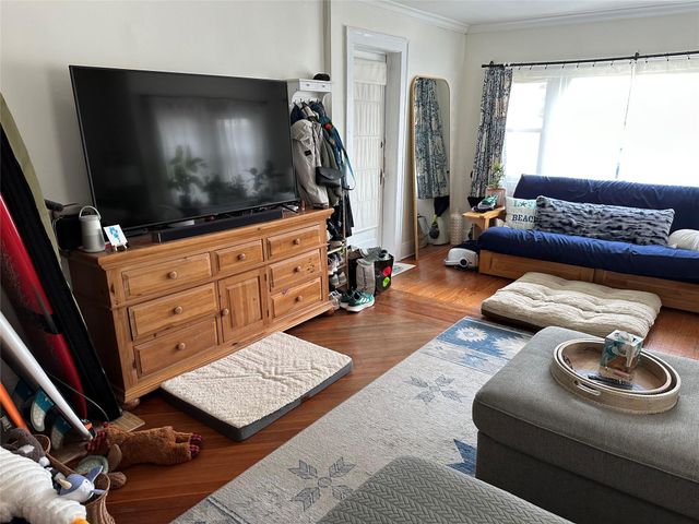 523 W Beech Street 1st Fl, Long Beach, NY 11561