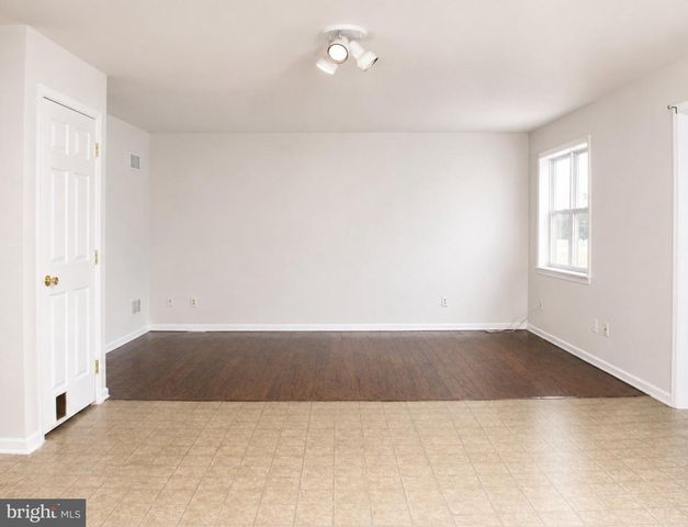 12113 FALLEN TIMBERS CIR, Hagerstown, MD 21740