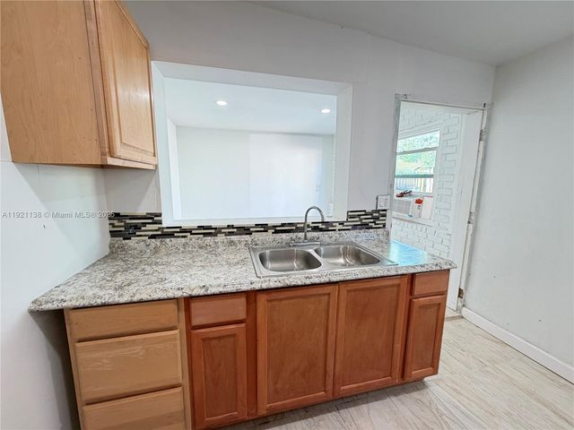 1927 Arthur St STUDIO, Hollywood, FL 33020