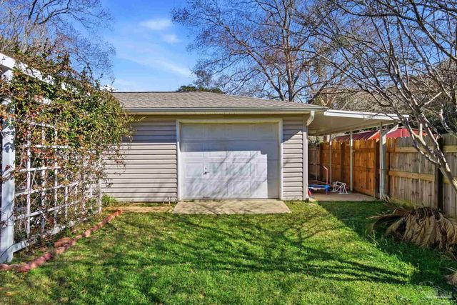 1805 W Ten Mile Rd, Cantonment, FL 32533