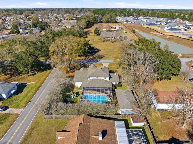 1805 W Ten Mile Rd, Cantonment, FL 32533