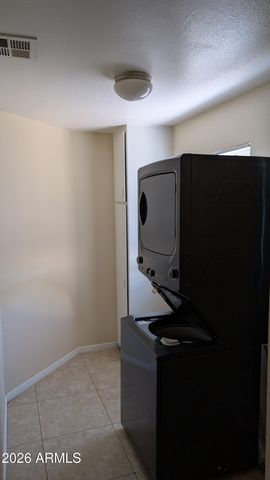 2929 E EBERLE Lane, Phoenix, AZ 85032