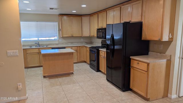 2929 E EBERLE Lane, Phoenix, AZ 85032