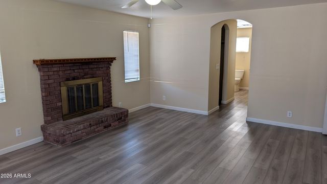 2929 E EBERLE Lane, Phoenix, AZ 85032