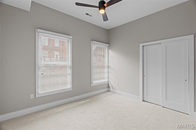 46 Carriage Lane, St Louis, MO 63108