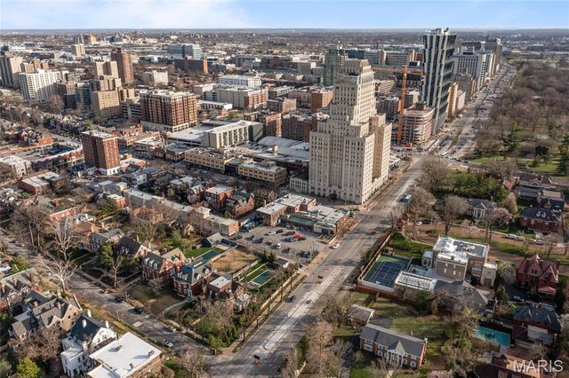 46 Carriage Lane, St Louis, MO 63108