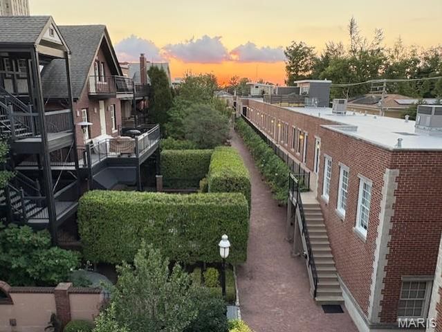 46 Carriage Lane, St Louis, MO 63108