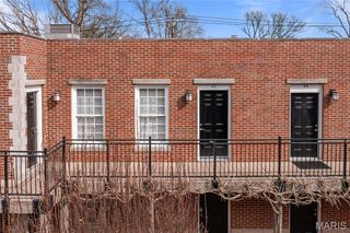 46 Carriage Lane, St Louis, MO 63108