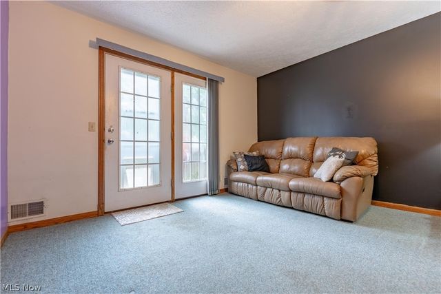 551 Harmon Street SW, North Canton, OH 44720