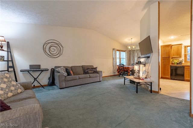 551 Harmon Street SW, North Canton, OH 44720