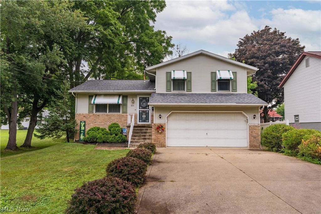551 Harmon Street SW, North Canton, OH 44720