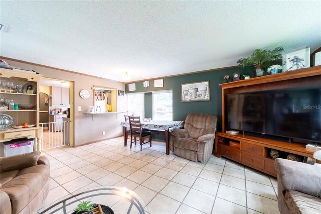 27 VOLUSIA DRIVE, Debary, FL 32713