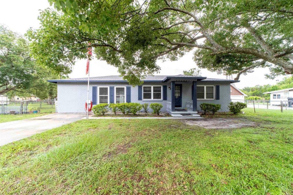 27 VOLUSIA DRIVE, Debary, FL 32713