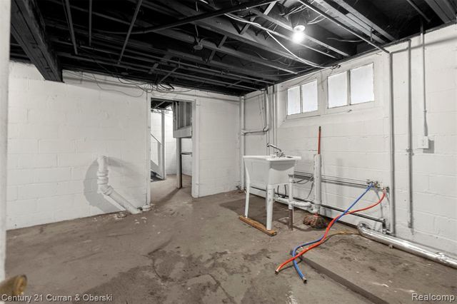 1520 Garfield Avenue, Lincoln Park, MI 48146