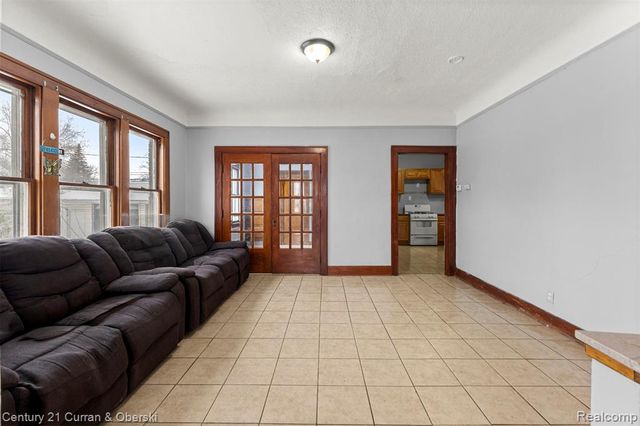 1520 Garfield Avenue, Lincoln Park, MI 48146