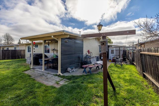 828 Laguna St, Napa, CA 94558