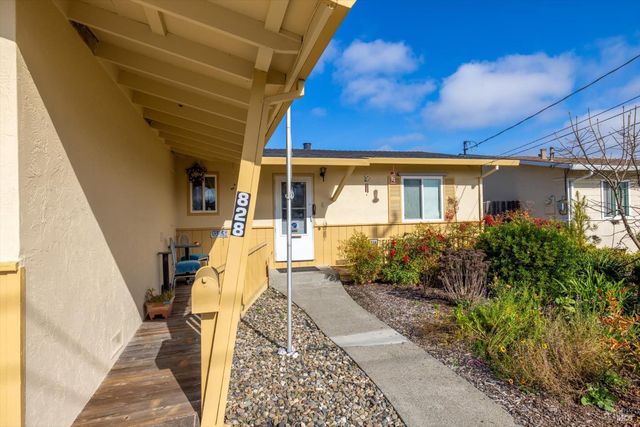 828 Laguna St, Napa, CA 94558