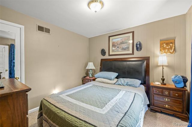 39000 Wabash Street, Romulus, MI 48174