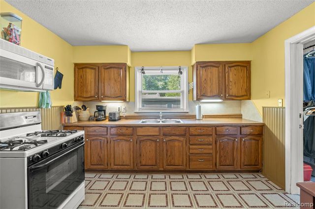 39000 Wabash Street, Romulus, MI 48174