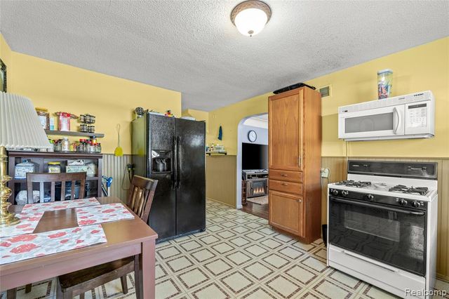 39000 Wabash Street, Romulus, MI 48174
