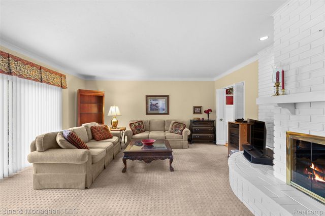 2379 Park Ridge Drive, Bloomfield Hills, MI 48304